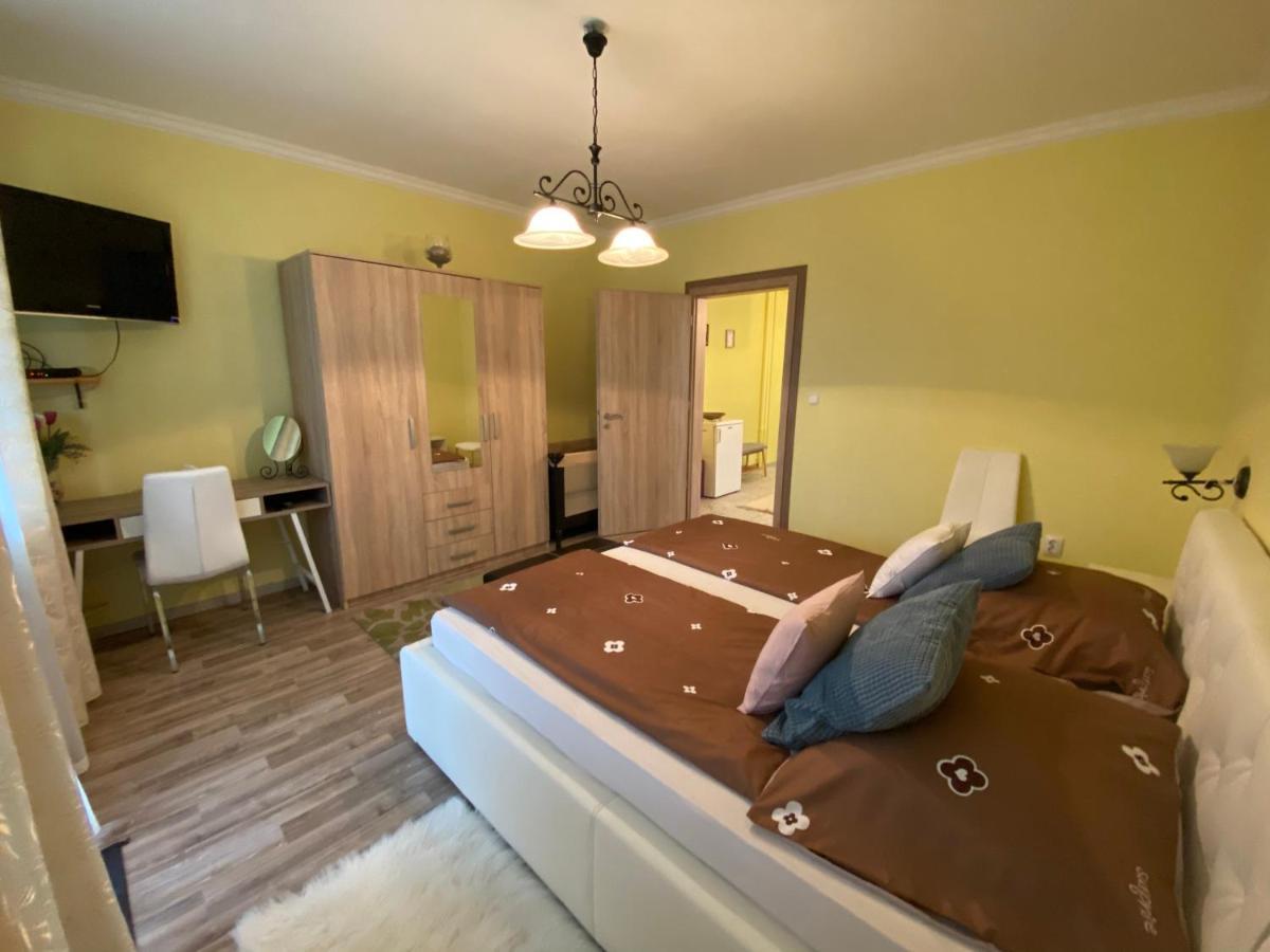 Eszter Apartman Eger Eksteriør billede
